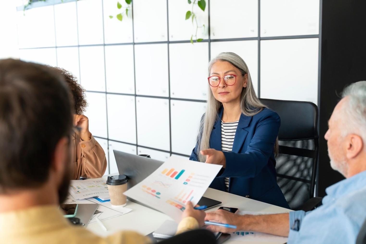 Moderne IT-Plattform Dashboard mit Analytics und Performance-Metriken